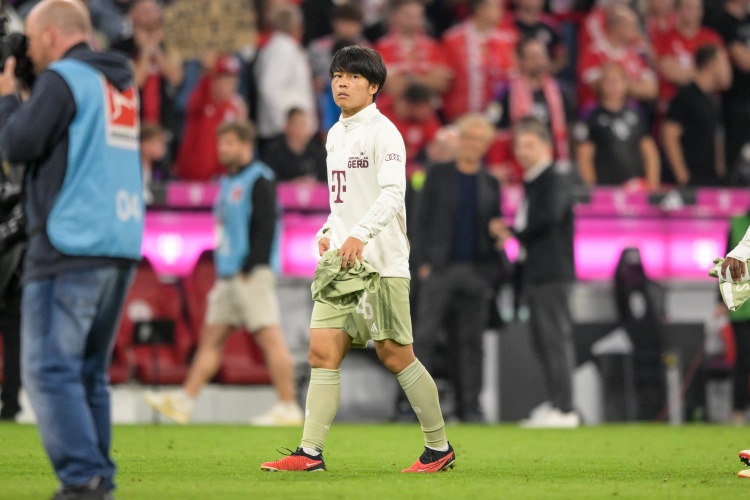 记者:拜仁20岁日本中场福井太智接近永久转会葡超阿罗卡